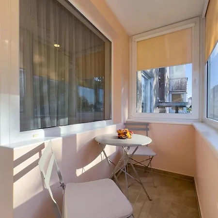 Classic Elegance Free Parking 1st Floor *